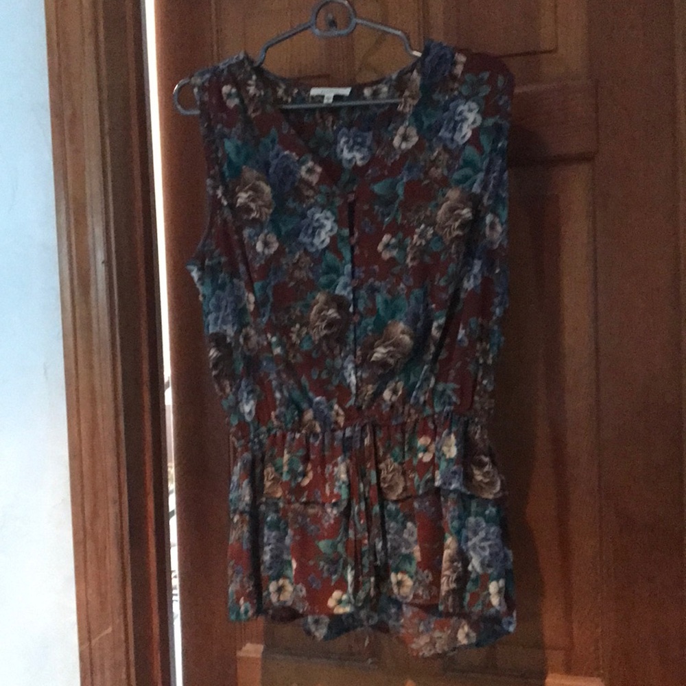 Floral sleeveless blouse